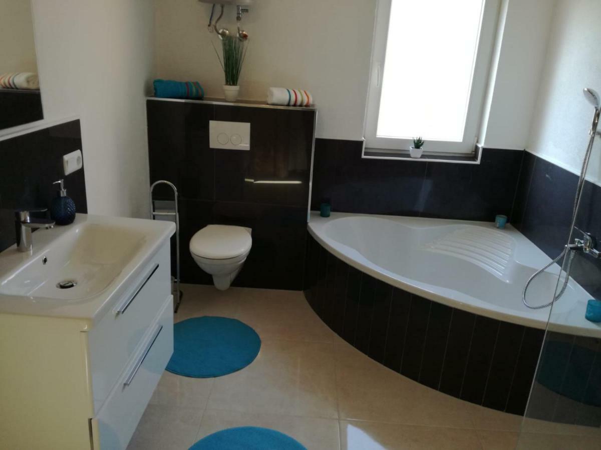 Apartman Adriatic Trogir Bagian luar foto